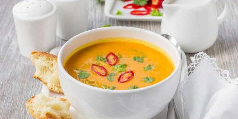 Пряный тыквенный крем-суп с карри и кокосовым молоком: рецепт с фото