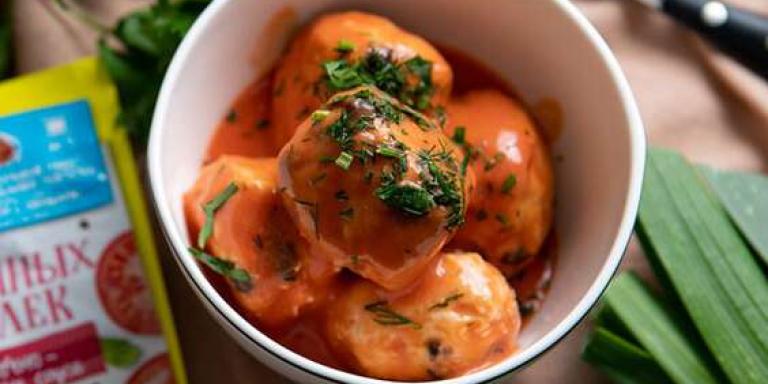 Куриные тефтели в томатном соусе на сковороде — пошагово с фото