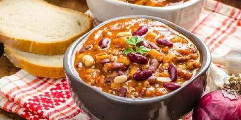 Консервированная красная фасоль в томатном соусе — рецепт | maggi.ru