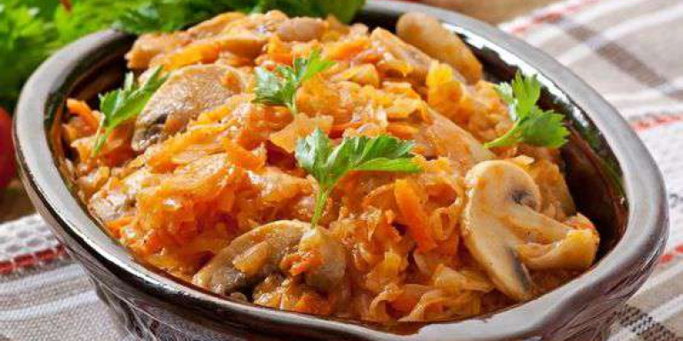 Тушеная капуста с грибами и картошкой - пошаговый рецепт с фото