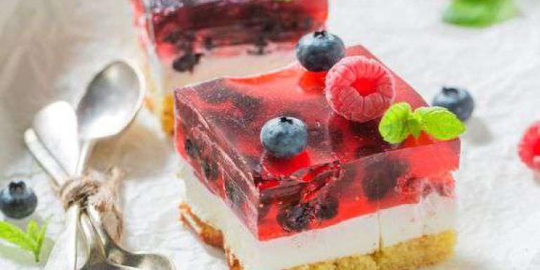 Желейный торт со свежими ягодами - рецепт приготовления с фото от Maggi.ru
