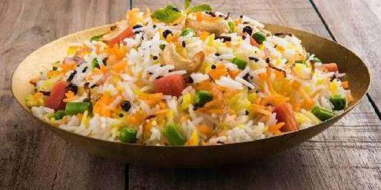 Ароматный рис с овощами и орехами - рецепт приготовления с фото