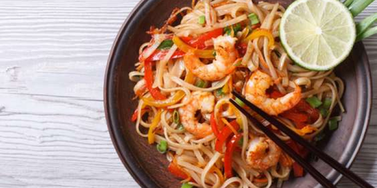 Рисовая лапша с морепродуктами - рецепт приготовления с фото от Maggi.ru