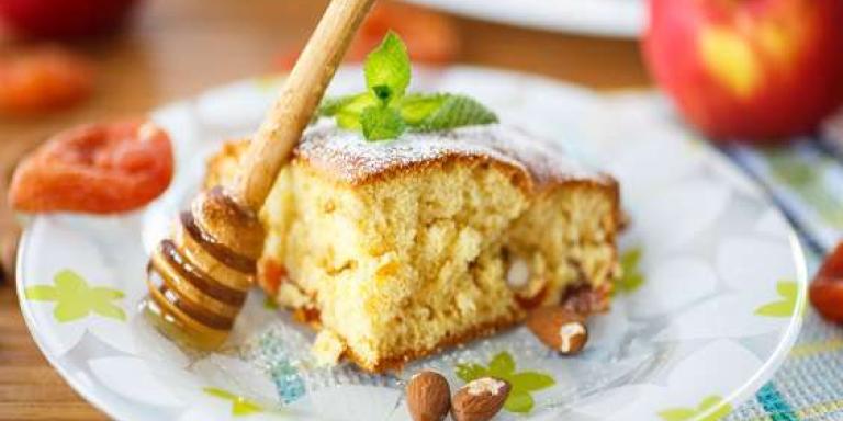 Пирог с курагой, яблоками и орехами - рецепт приготовления с фото от Maggi.ru