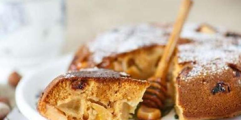 Пирог с айвой и орехами - рецепт приготовления с фото от Maggi.ru