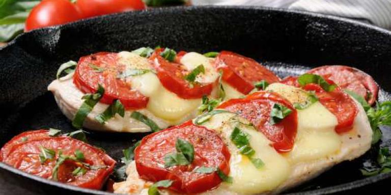 Нежное куриное филе с помидорами и сыром, пошаговый рецепт с фото