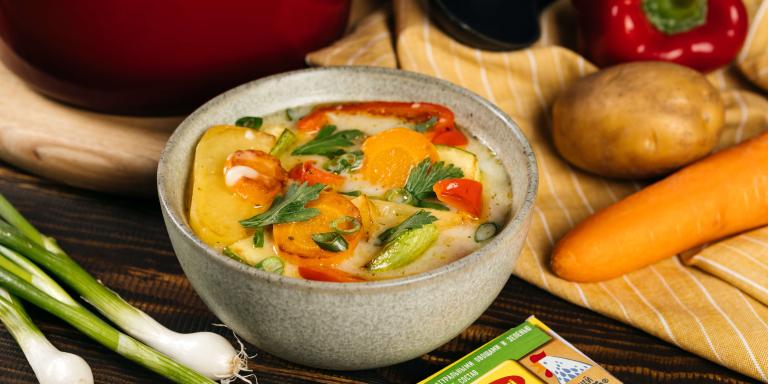 Осенний сырный суп с кабачками и болгарским перцем: рецепт с фото