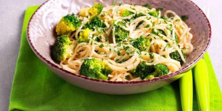 Спагетти с брокколи и рукколой - рецепт приготовления с фото от Maggi.ru