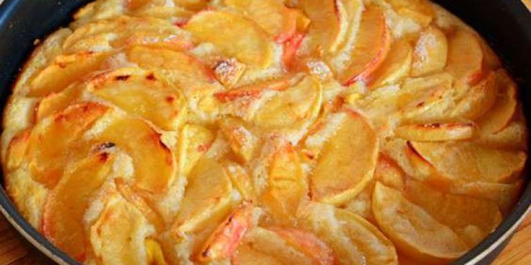 Яблочная шарлотка на кефире - рецепт приготовления с фото от Maggi.ru
