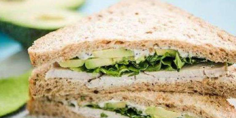 Классический сэндвич с курицей — рецепт сэндвича с курицей и авокадо