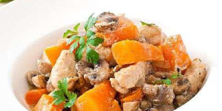 Куриный бефстроганов с грибами - рецепт приготовления с фото от Maggi.ru