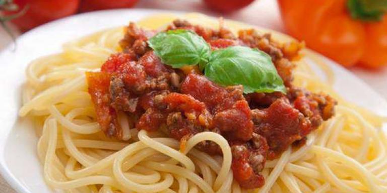 Спагетти с говяжьим фаршем и помидорами - пошаговый рецепт с фото