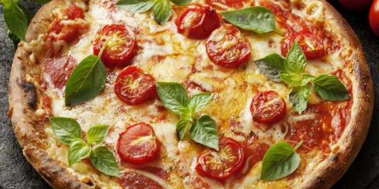 Пицца с сыром и помидорами - рецепт приготовления с фото от Maggi.ru