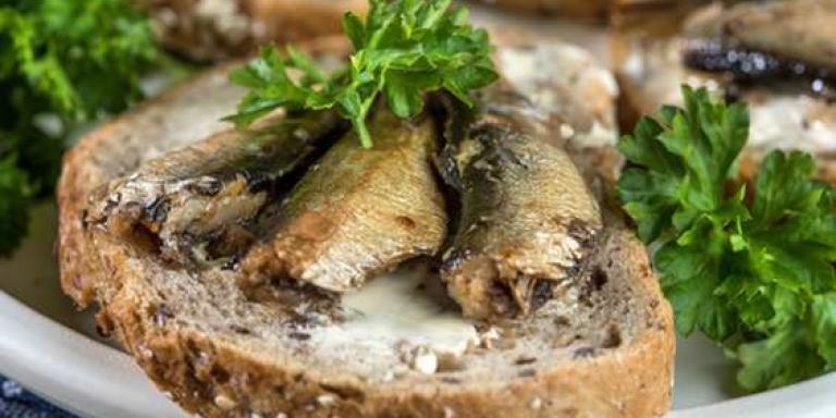 Бутерброды со шпротами - пошаговый рецепт с фото от Магги